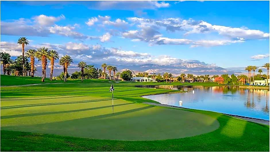 Holiday Inn Express Palm Desert By IHG