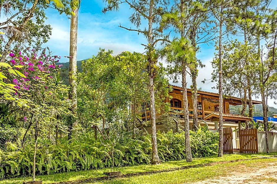 House with garden and barbecue near the beach