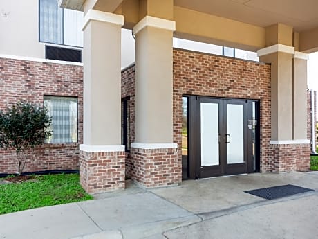 Ramada by Wyndham Jackson MS