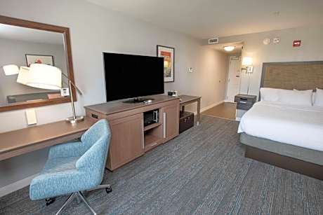 King Studio Suite with Sofa Bed - Hearing Access/Non-Smoking