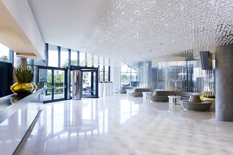 NH Bratislava Gate One