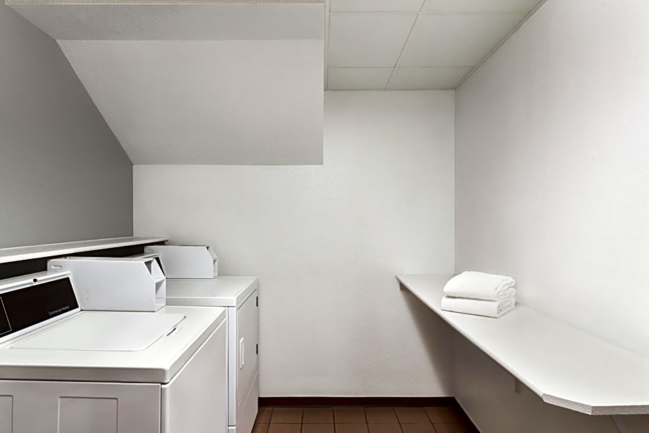 AmericInn by Wyndham Sauk Centre