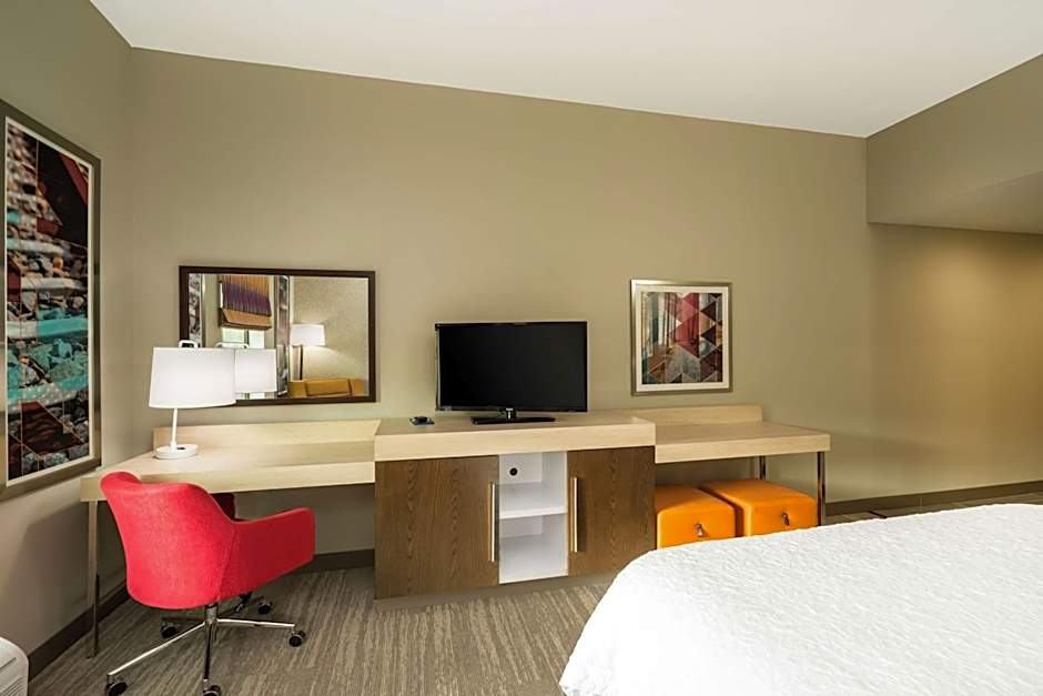 Hampton Inn By Hilton Newport