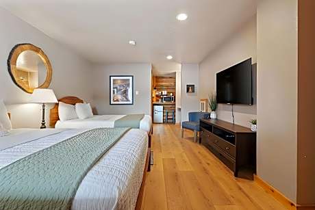 Queen Deluxe Double Room