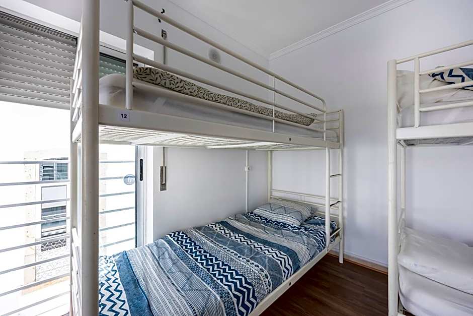 The 17 Party Hostel