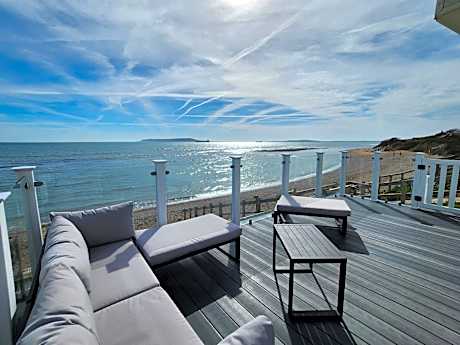 Pemberton Avon pitch 30 Creek Caravan Park dog friendly