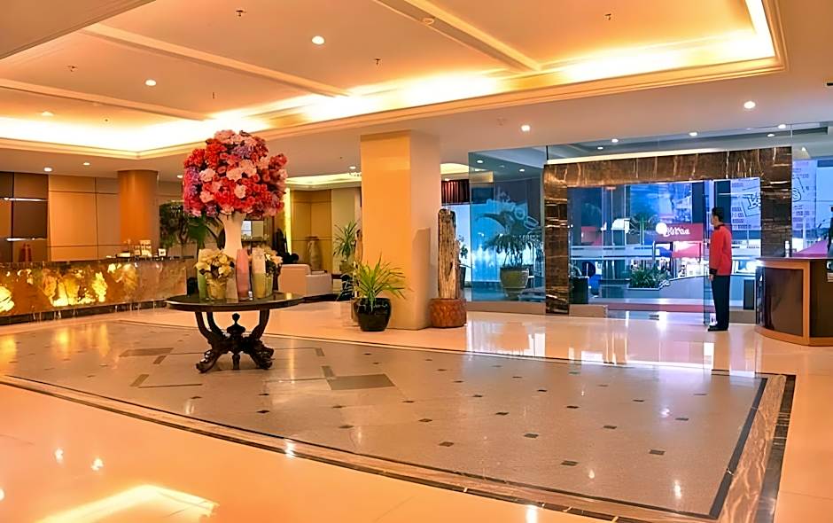 Rocky Plaza Hotel Padang