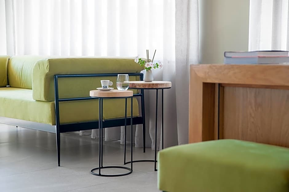 Seasabelle Hotel near Athens Airport