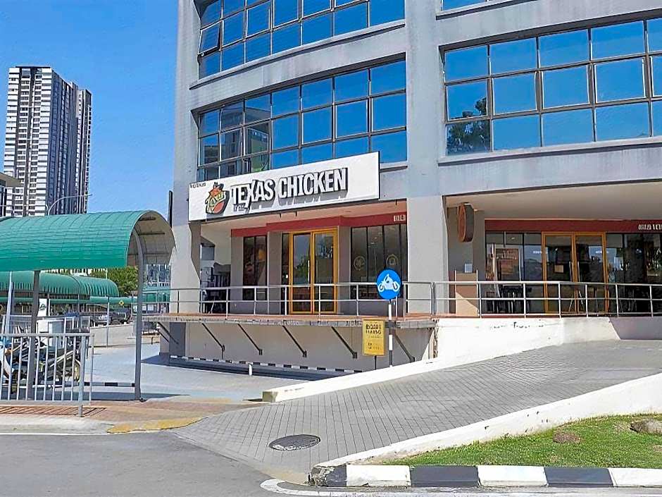 OYO 714 Arina Hotel