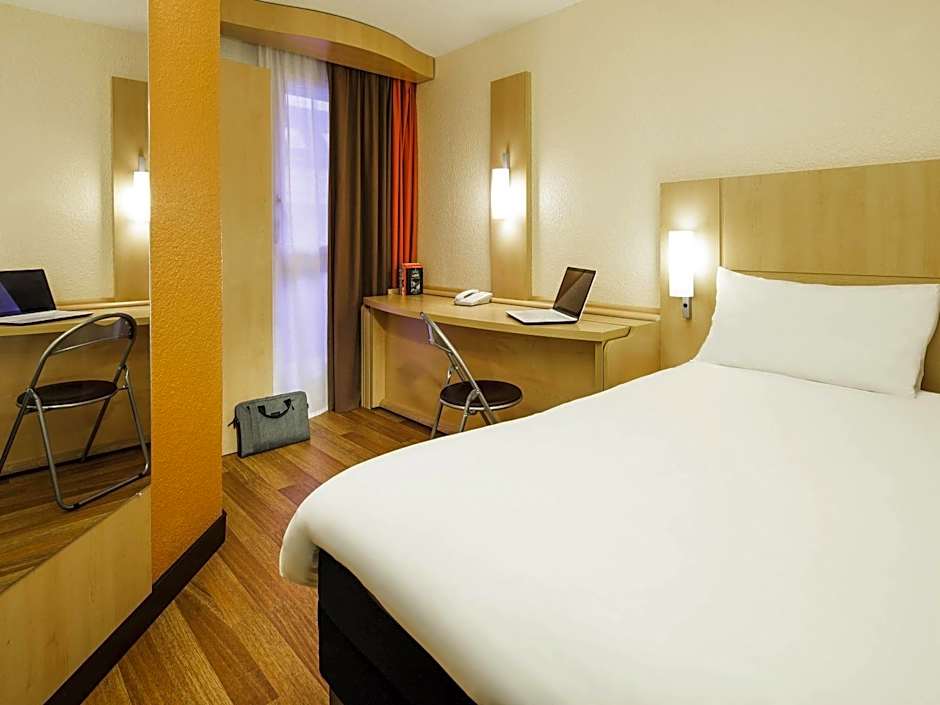 ibis Versailles Chateau
