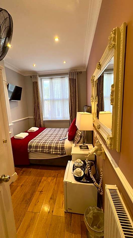 Classic Hyde Park Hotel