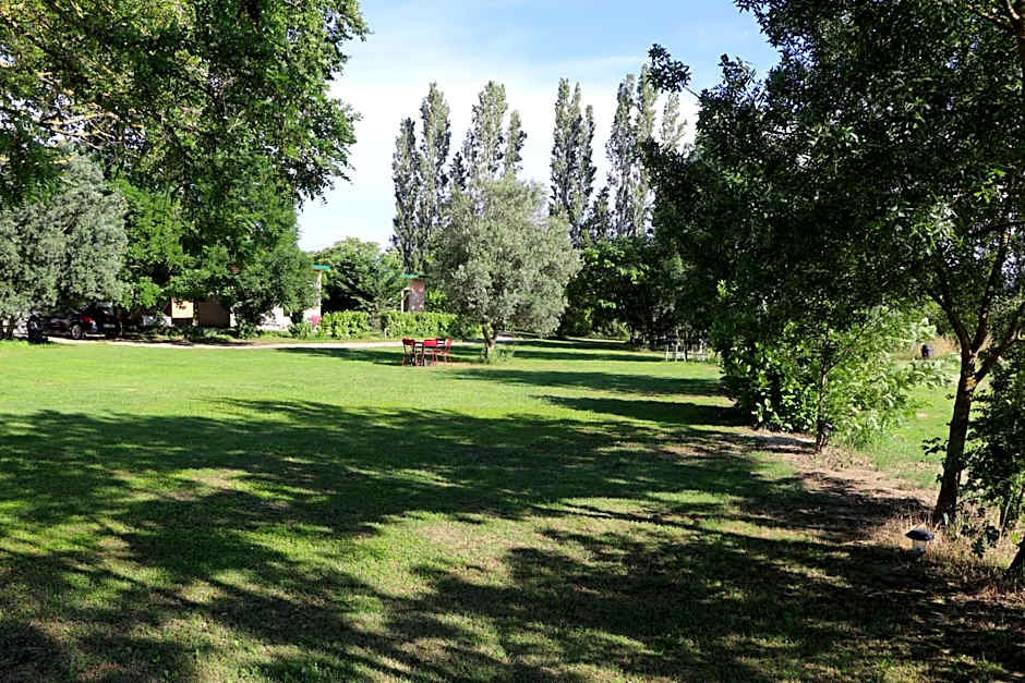 Le Mas des Cerisiers JACUZZI et SAUNA inclus pour tous les logements