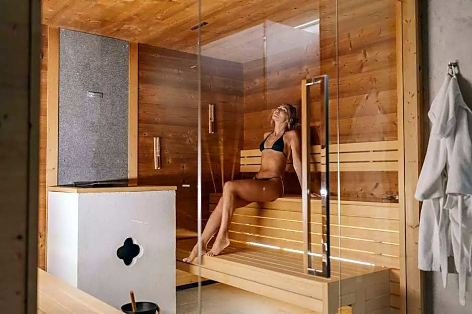 Monaco Sport Hotel