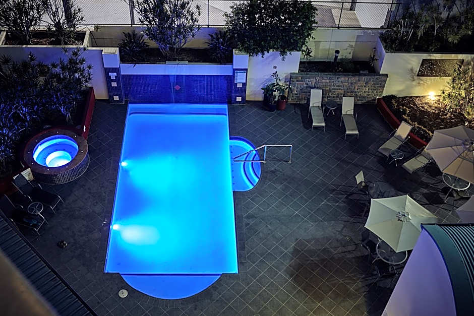 West End Central Apartments