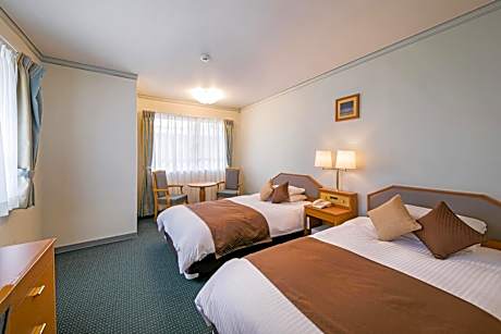 Stanadard Twin Room - Non-Smoking - West Wing