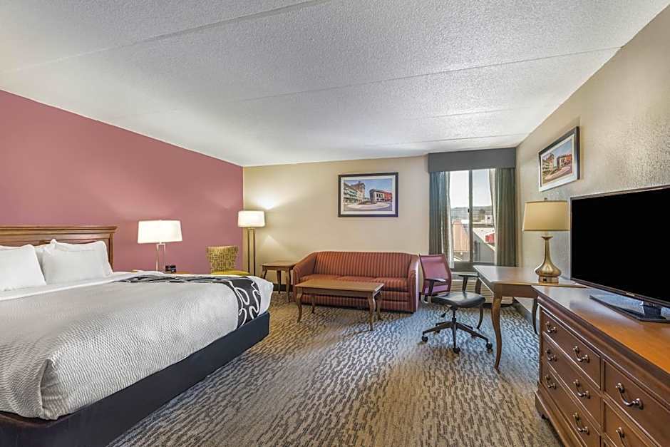 La Quinta Inn & Suites by Wyndham Binghamton - Johnson City