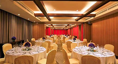 Holiday Inn & Suites Makati By IHG