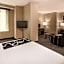 La Quinta Inn & Suites by Wyndham Chicago Downtown