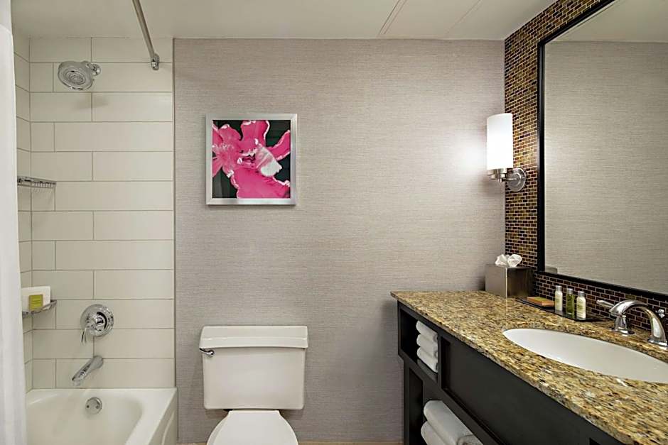 DoubleTree by Hilton Fairfield Hotel & Suites, NJ