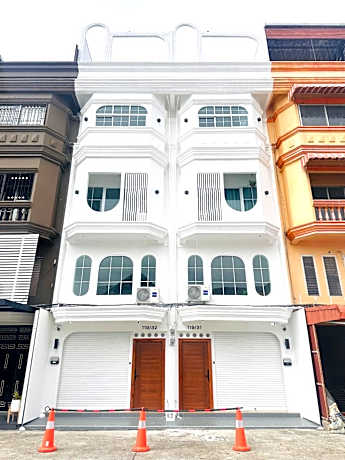 White House31 EntireHouse & Rooftop DMK Airport & BTS BKK