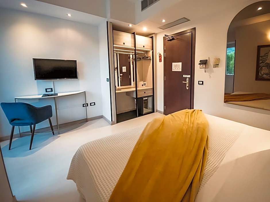Photo 1 of 27 of Comfort 1 Double Bed or 2 Beds
