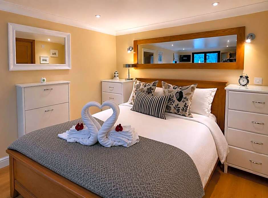 The Wee Ludging - A Cosy Riverside Cottage for Two