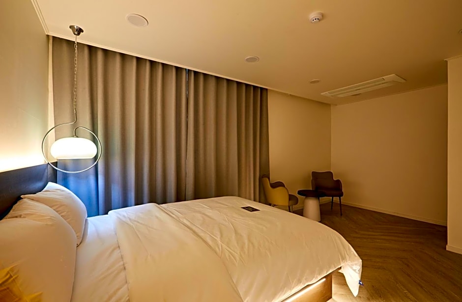 Hotel sounds