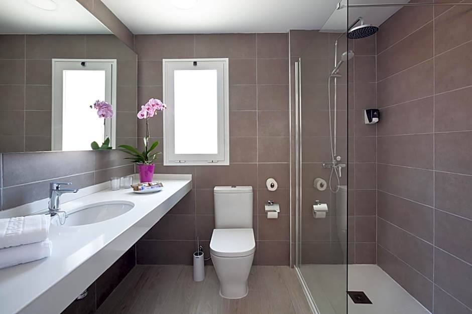 Playaolid Suites & Apartments