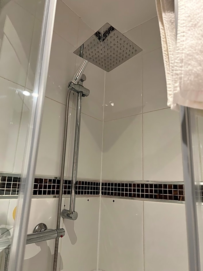 Southport Metro Hotel