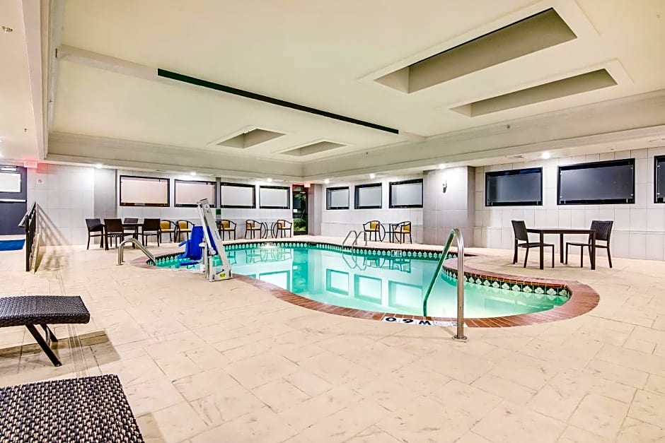 Holiday Inn Express And Suites Longview North By IHG