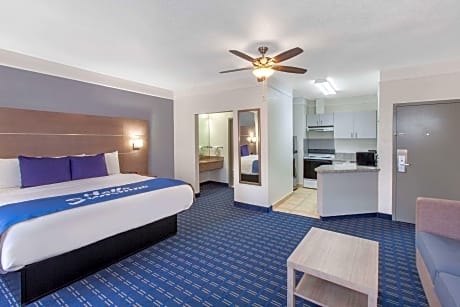 1 King Bed Studio Suite Non-Smoking