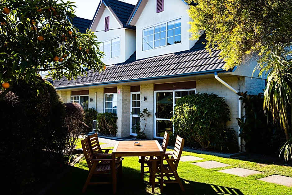 ASURE Colonial Lodge Motel