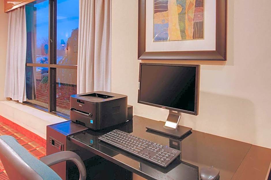 Ramada by Wyndham Fairfield NJ