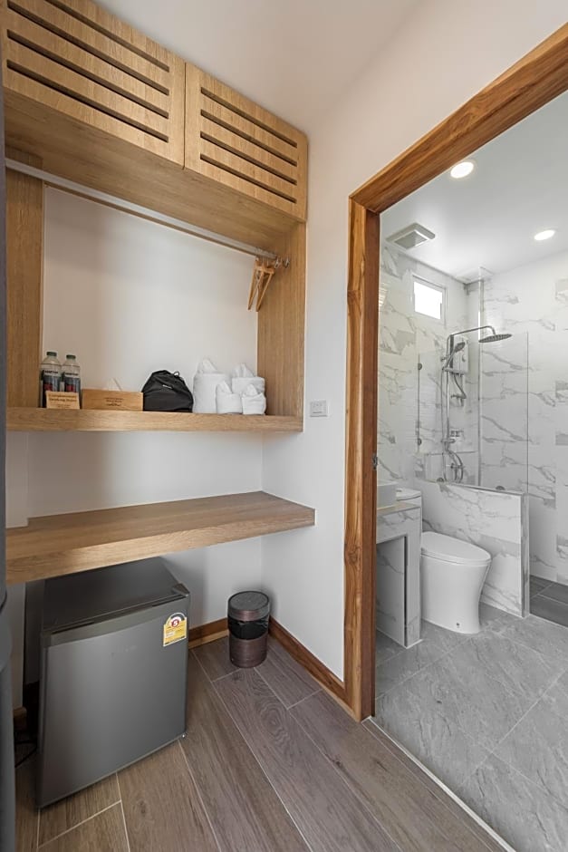 Chiangkhan River Walk Hotel