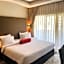 Glee Hotel