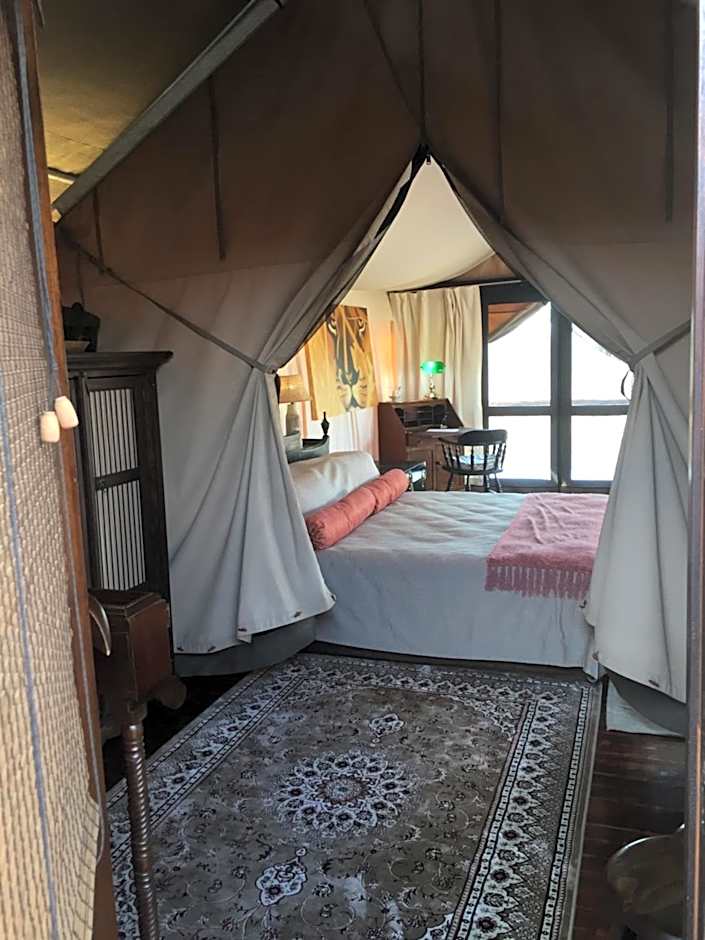 Out in Africa Wildlife Lodge