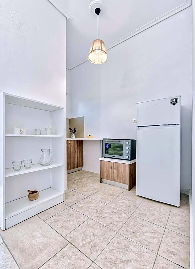 Santa Maroma Rooms & Houses