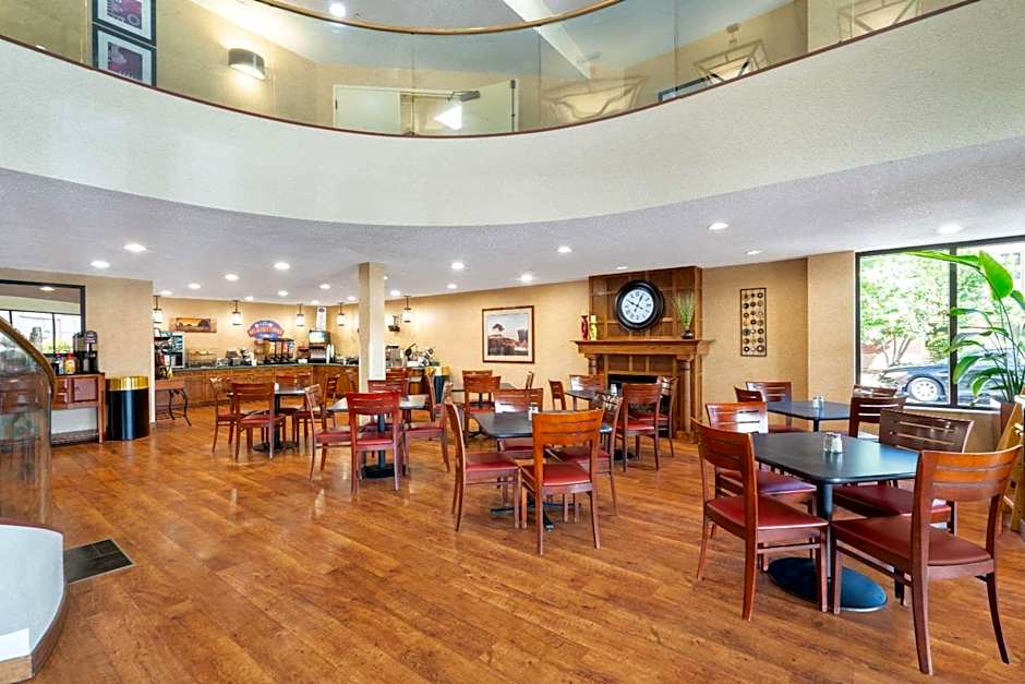 Baymont by Wyndham Knoxville/Cedar Bluff