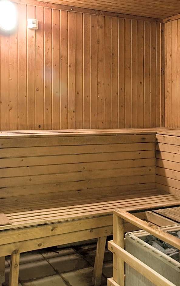 Britannia Royal Court Hotel