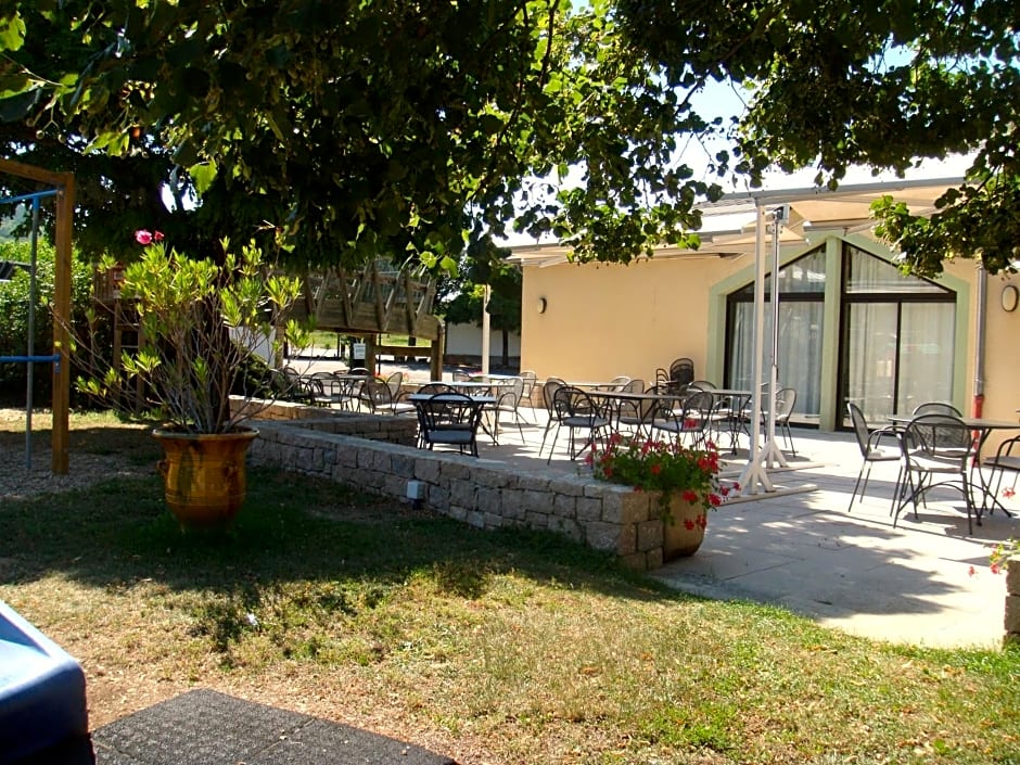 H¿tel-Restaurant Le Calice Du Gevaudan - A75