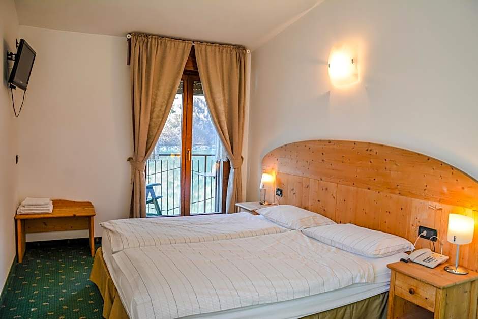 Albergo Mezzolago