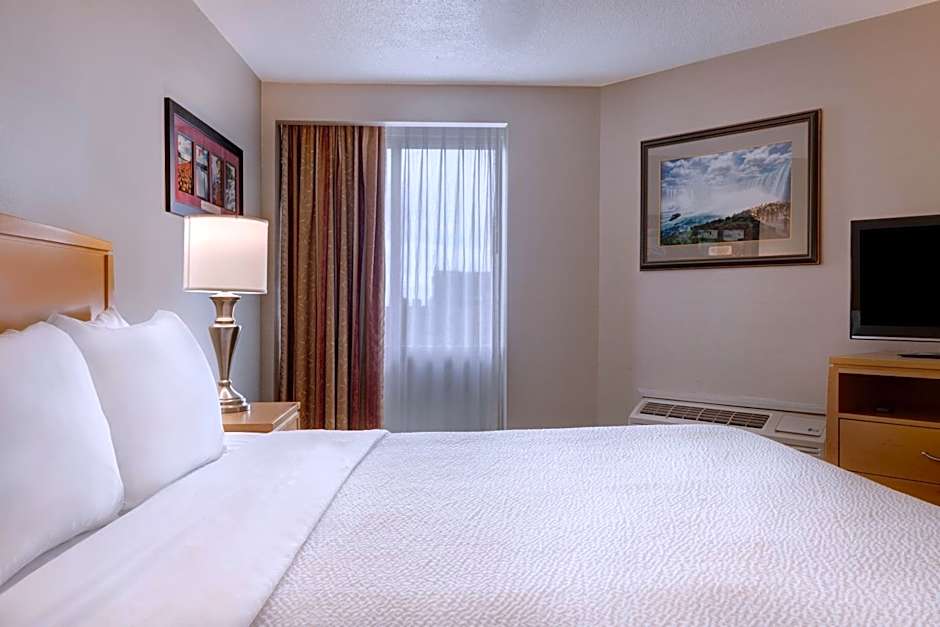Days Inn by Wyndham Niagara Falls Near The Falls