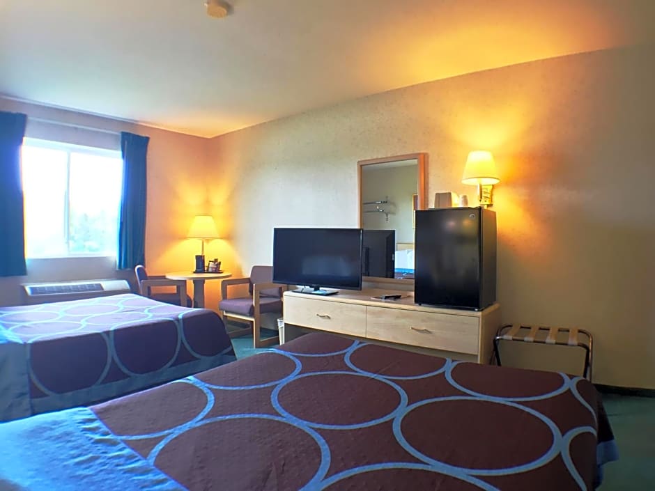 Super 8 by Wyndham Canandaigua