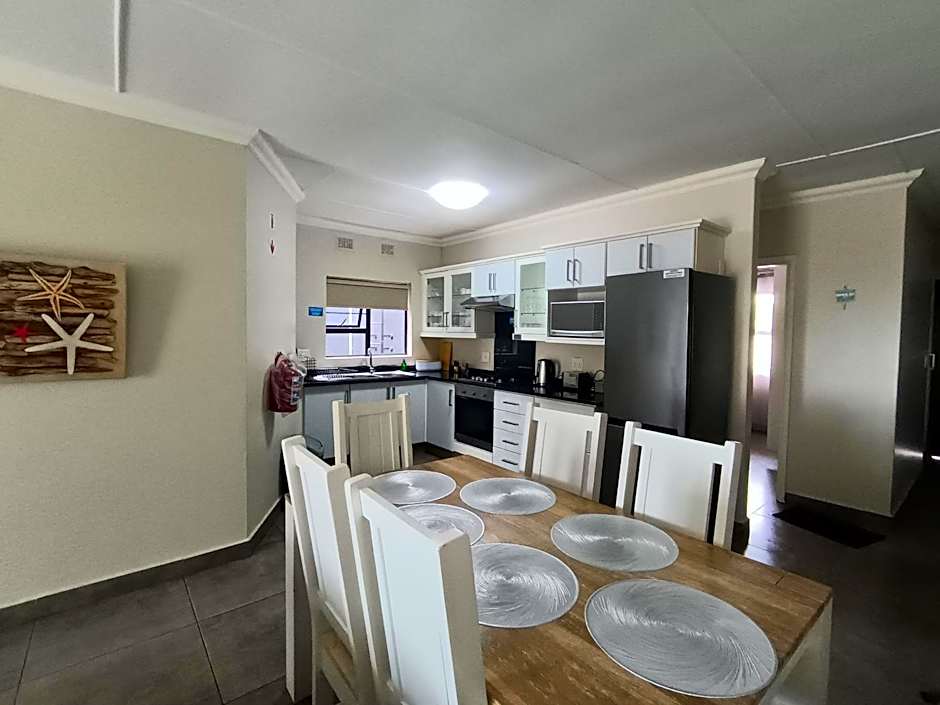 Hello Holiday-Banana Beach Club D17