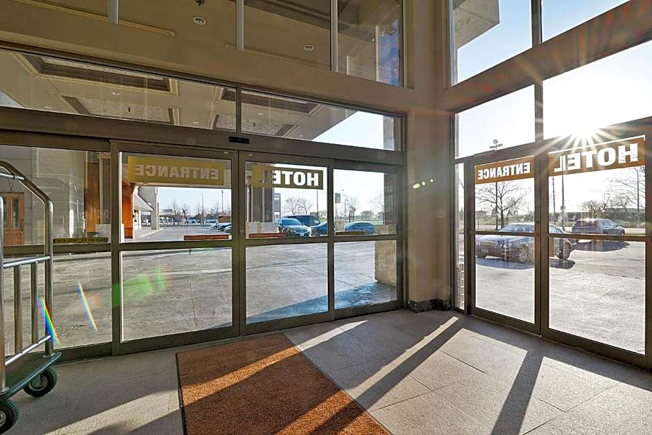 Woodbine Hotel & Suites