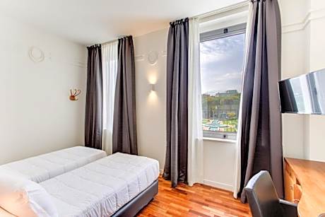 Standard Triple Room with Sea View