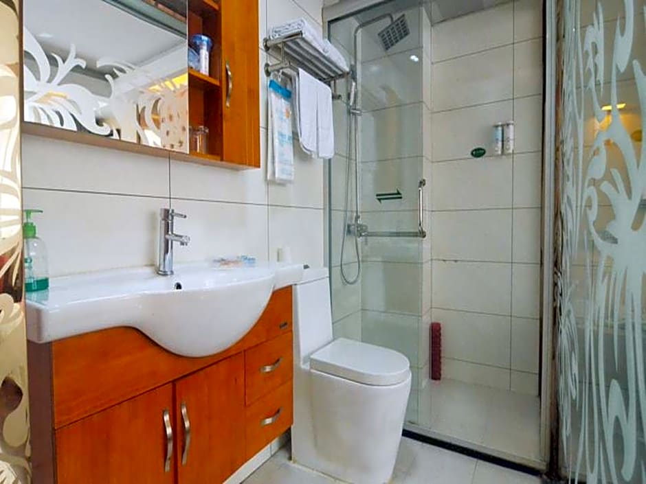 Yiwu Yuejia Business Hotel