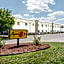 Super 8 by Wyndham Platte City Kansas City Area