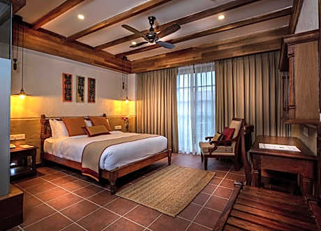 Heritage Deluxe Double Room with Balcony