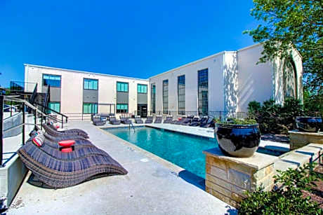 The Bishop Arts Hotel by Qresorts